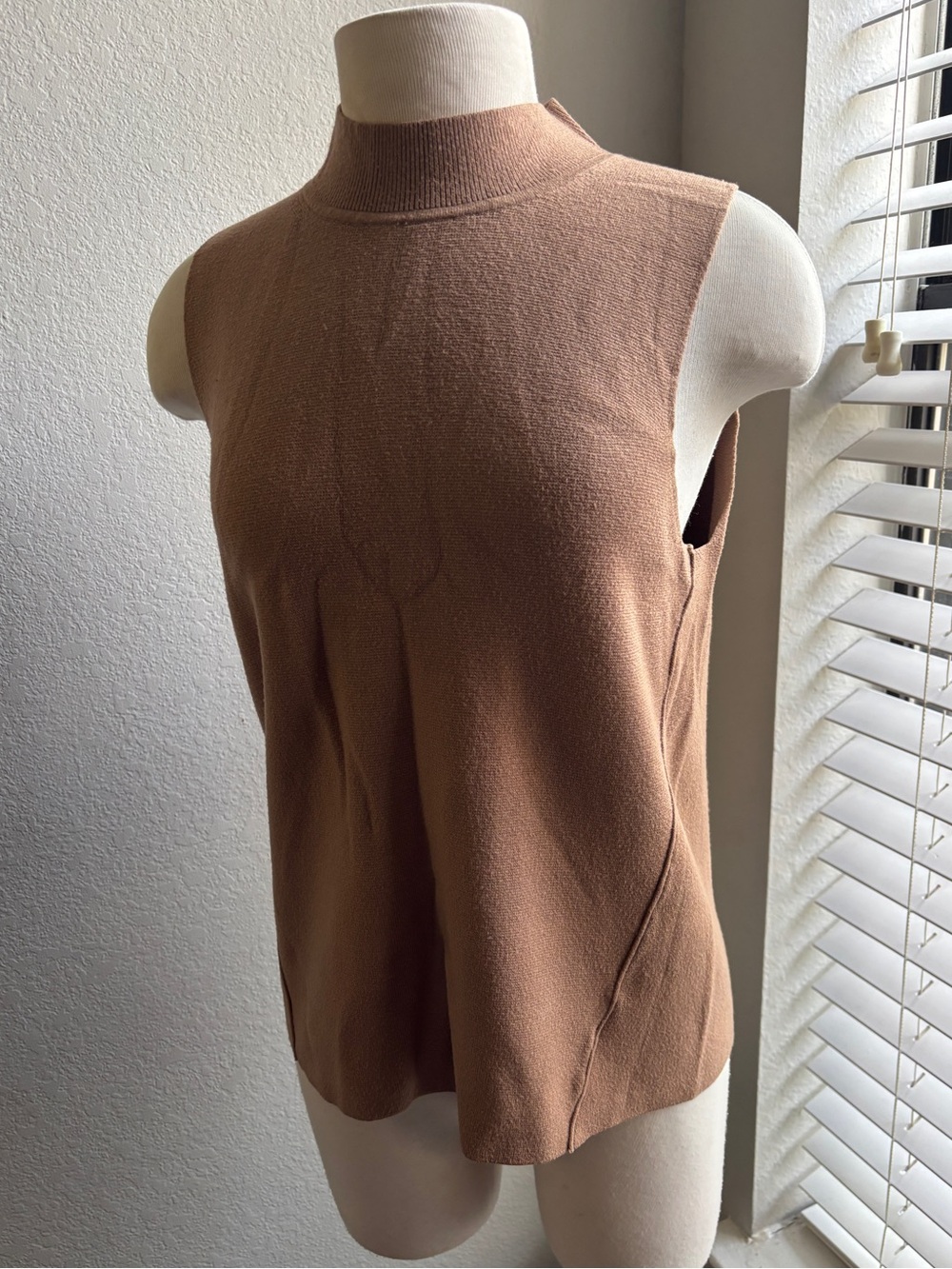Banana Republic Carmel Brown Sweater Tank size M